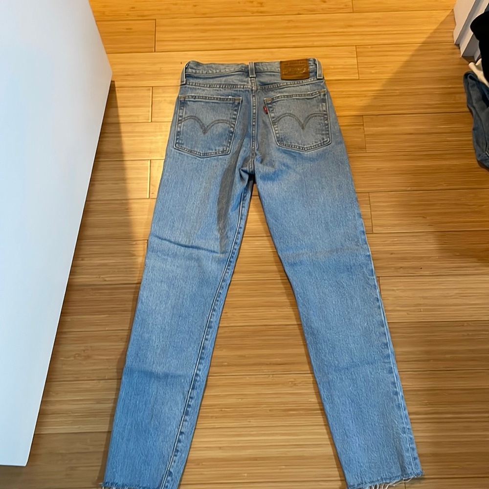 Levi’s Wedgie